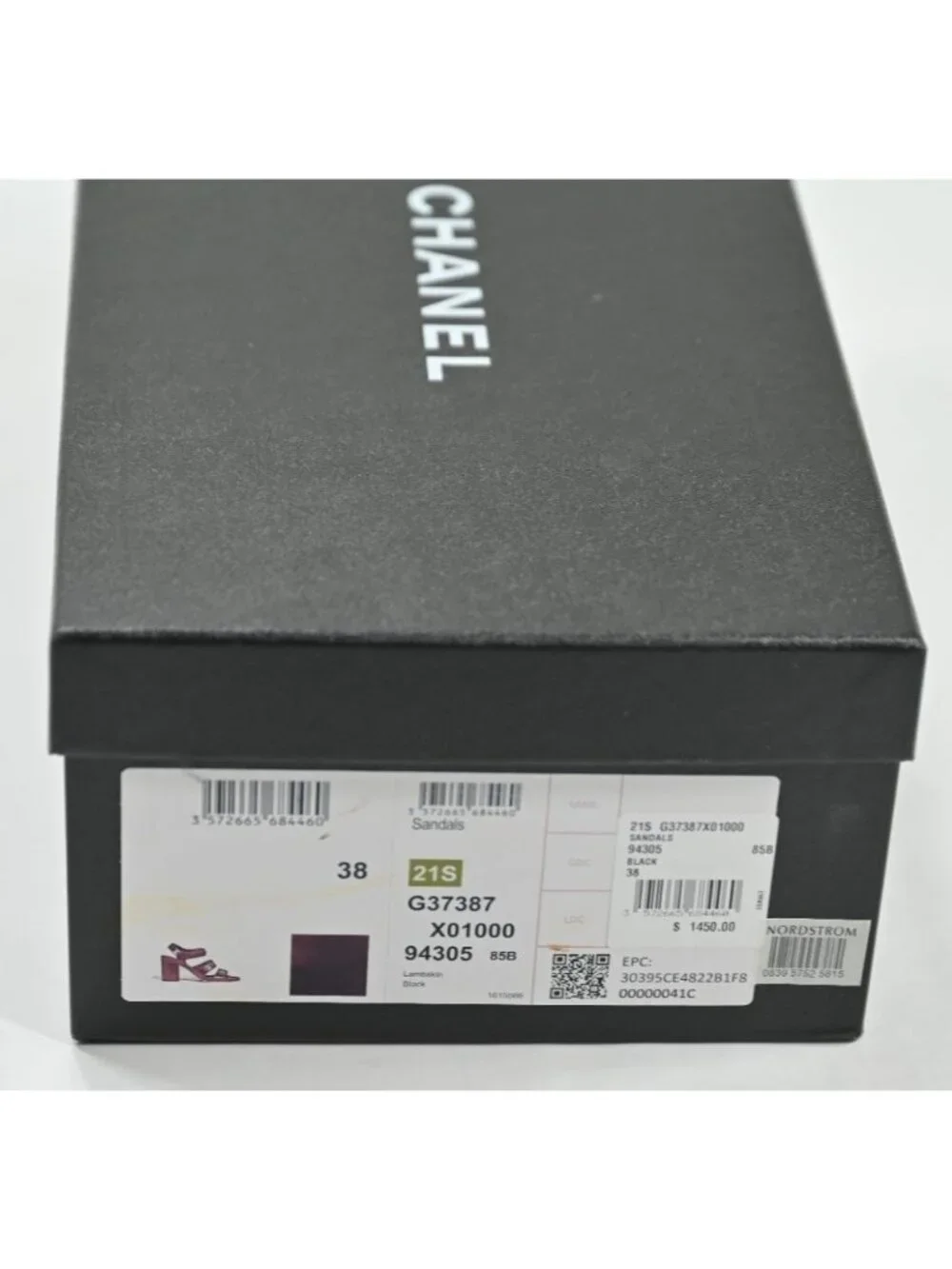 CHANEL excellent pre